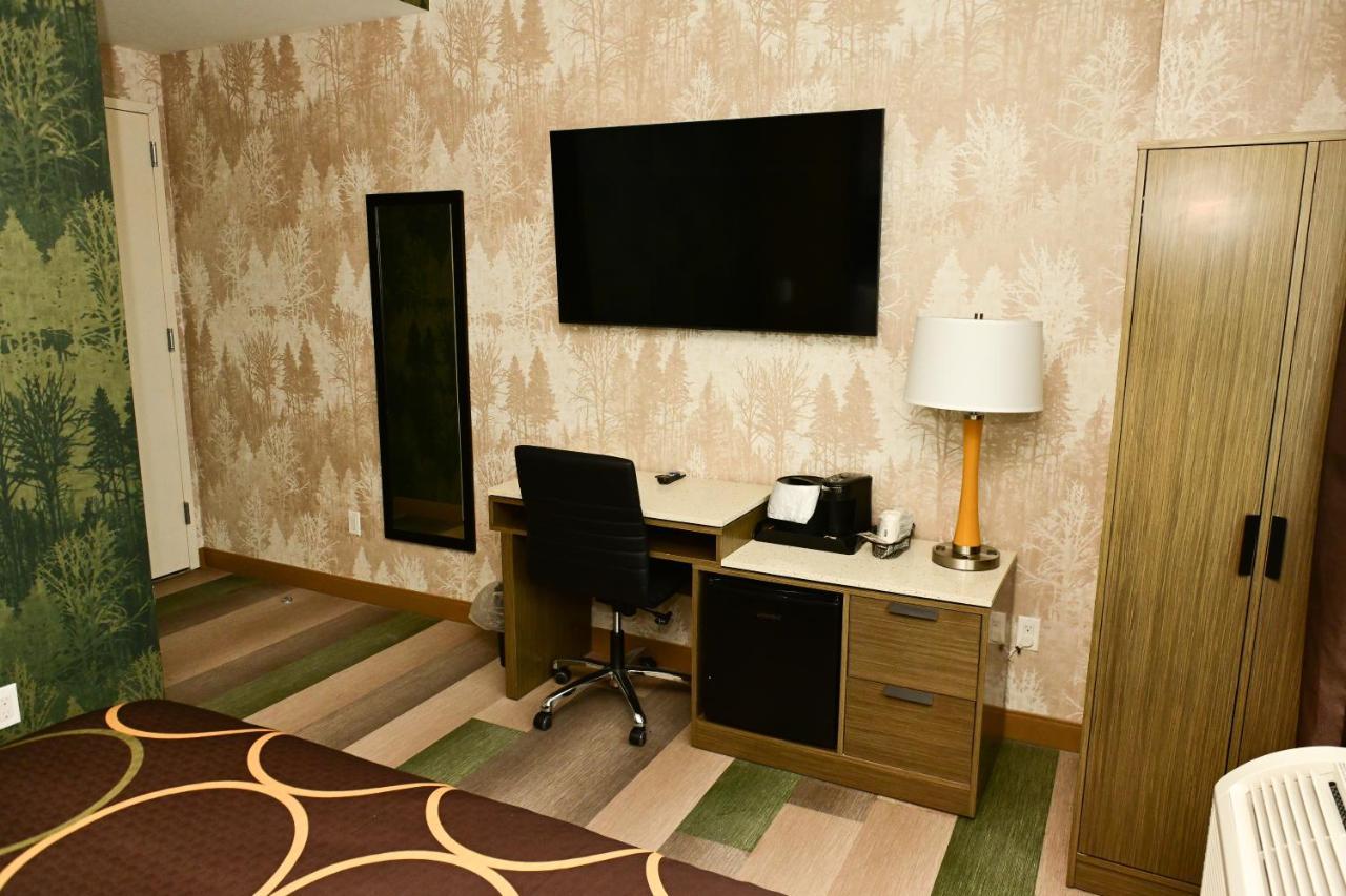 Super 8 By Wyndham Bronx Near Botanical Garden Hotel New York Exterior photo