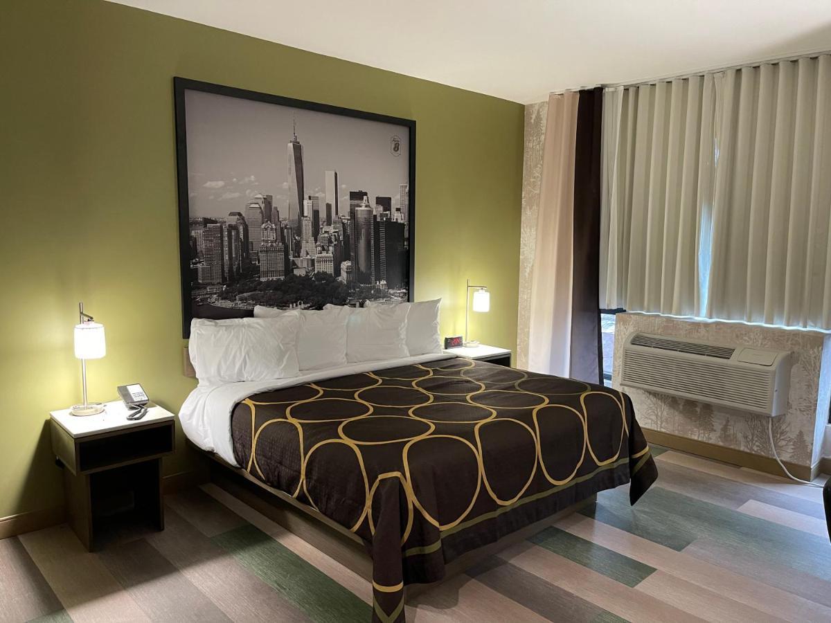 Super 8 By Wyndham Bronx Near Botanical Garden Hotel New York Exterior photo
